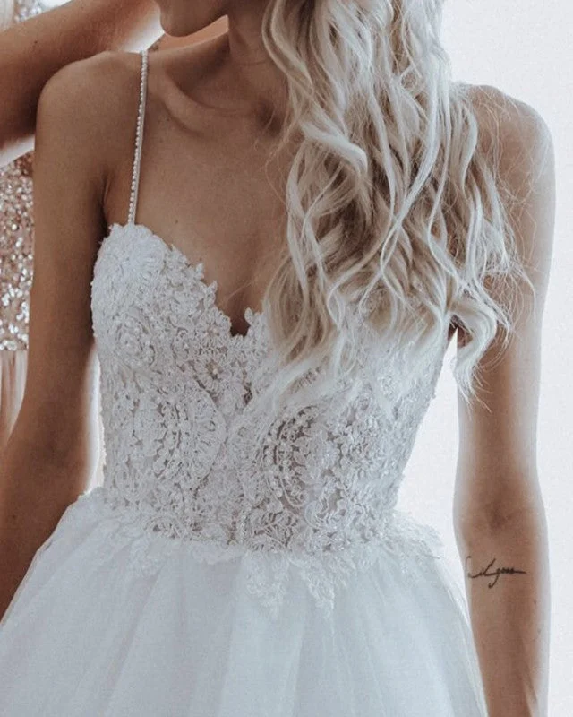 Rustic Style Tulle Open Back Wedding Dress Lace Appliques Satin Lace Gown